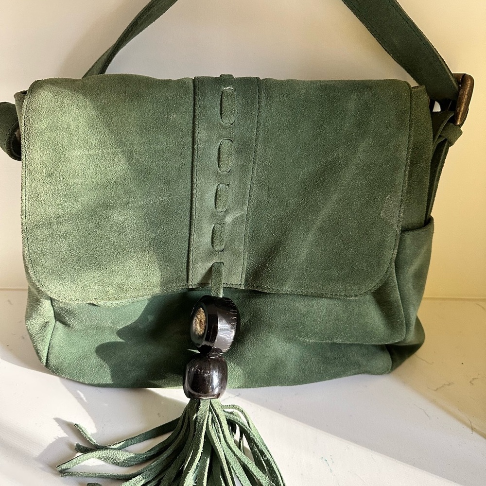 Chic Green Suede Shoulder Bag with Tassel